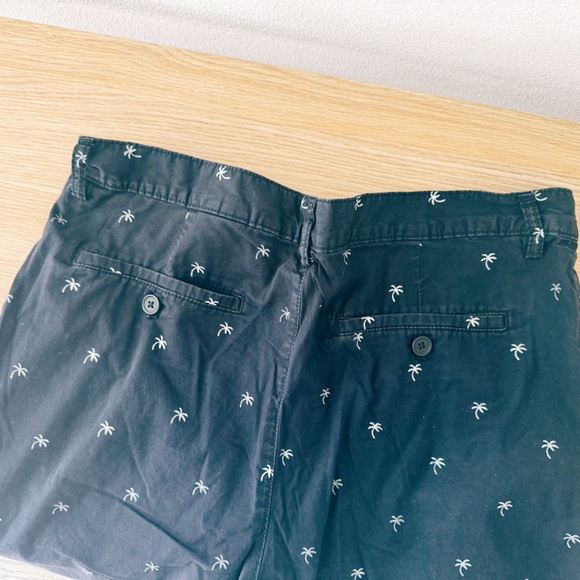 H&M palm tree men’s shorts - Picture 8 of 10